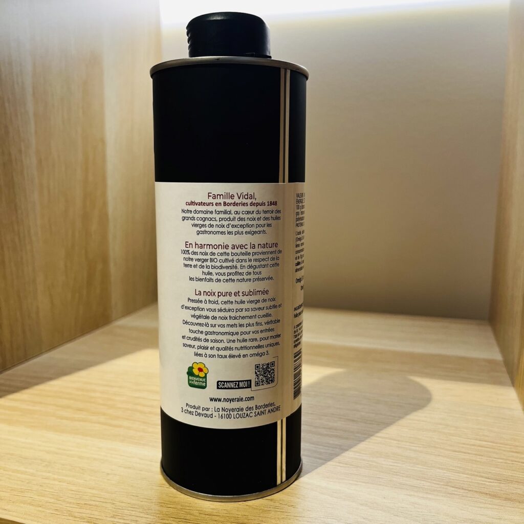 Bidon d'huile vierge de noix bio pressée à froid 50 cl, vue de côté droit