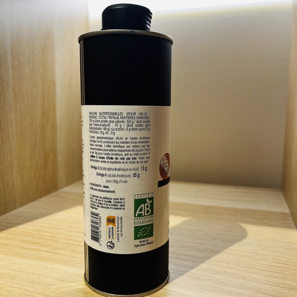 Bidon d'huile vierge de noix bio pressée à froid 50 cl, vue de côté gauche